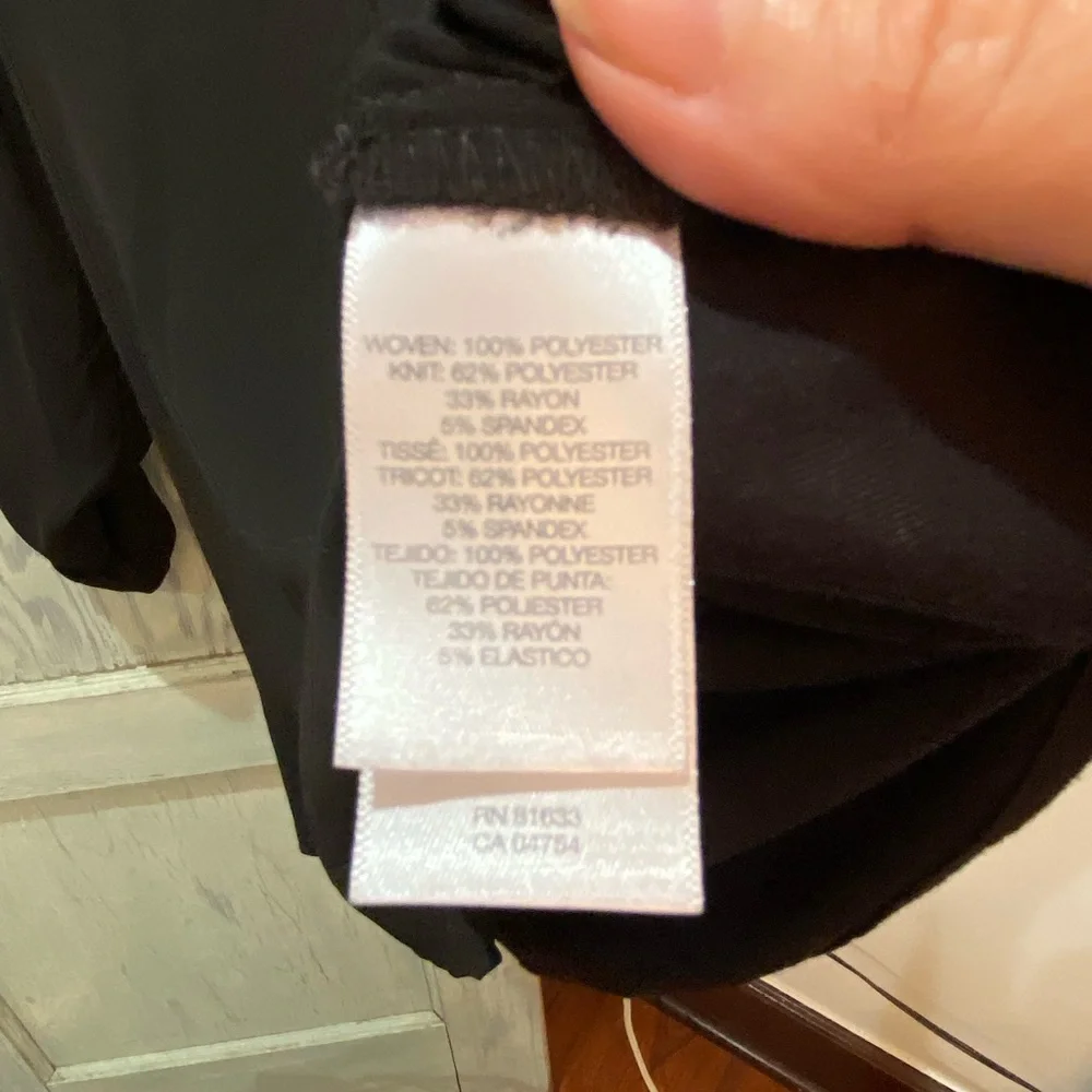 Women’s Black Blouse Kenneth Cole reaction button front fold up sleeve M - Picture 6 of 7